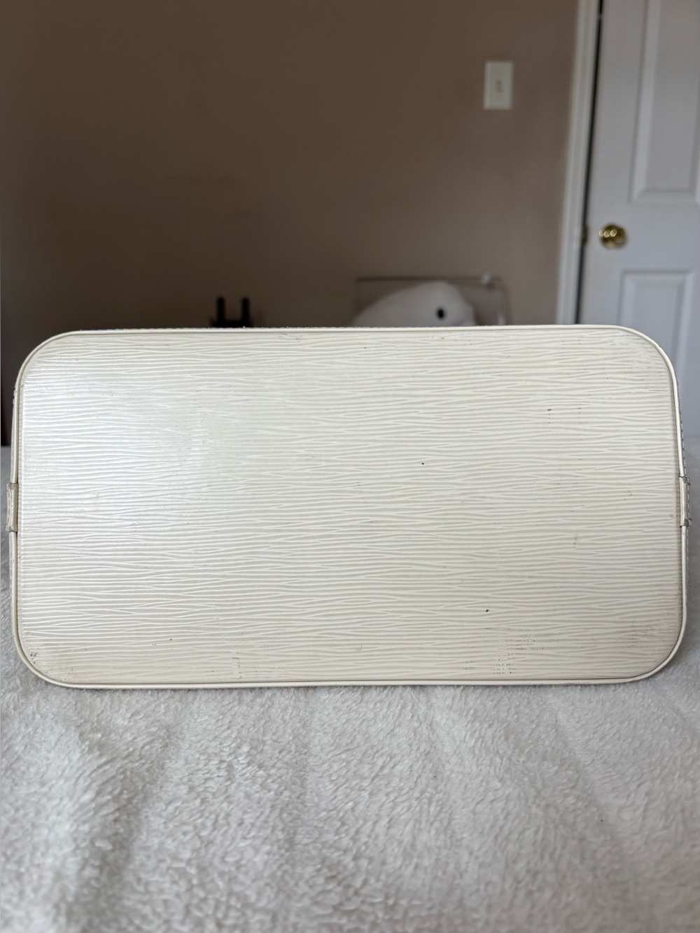 Louis Vuitton Ivory Leather Alma - Picture 4 of 7